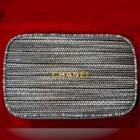 CHANEL- Makeup Bag Gift Set Double Cleanse Set - Picture 1 of 5